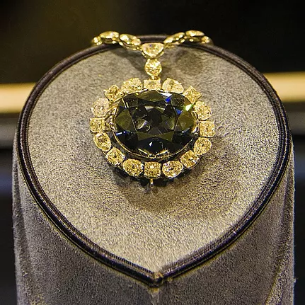 10 most expensive diamond necklaces in the world - CHOOSETHEMOON